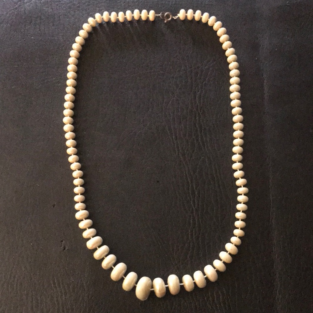 Beaded necklace